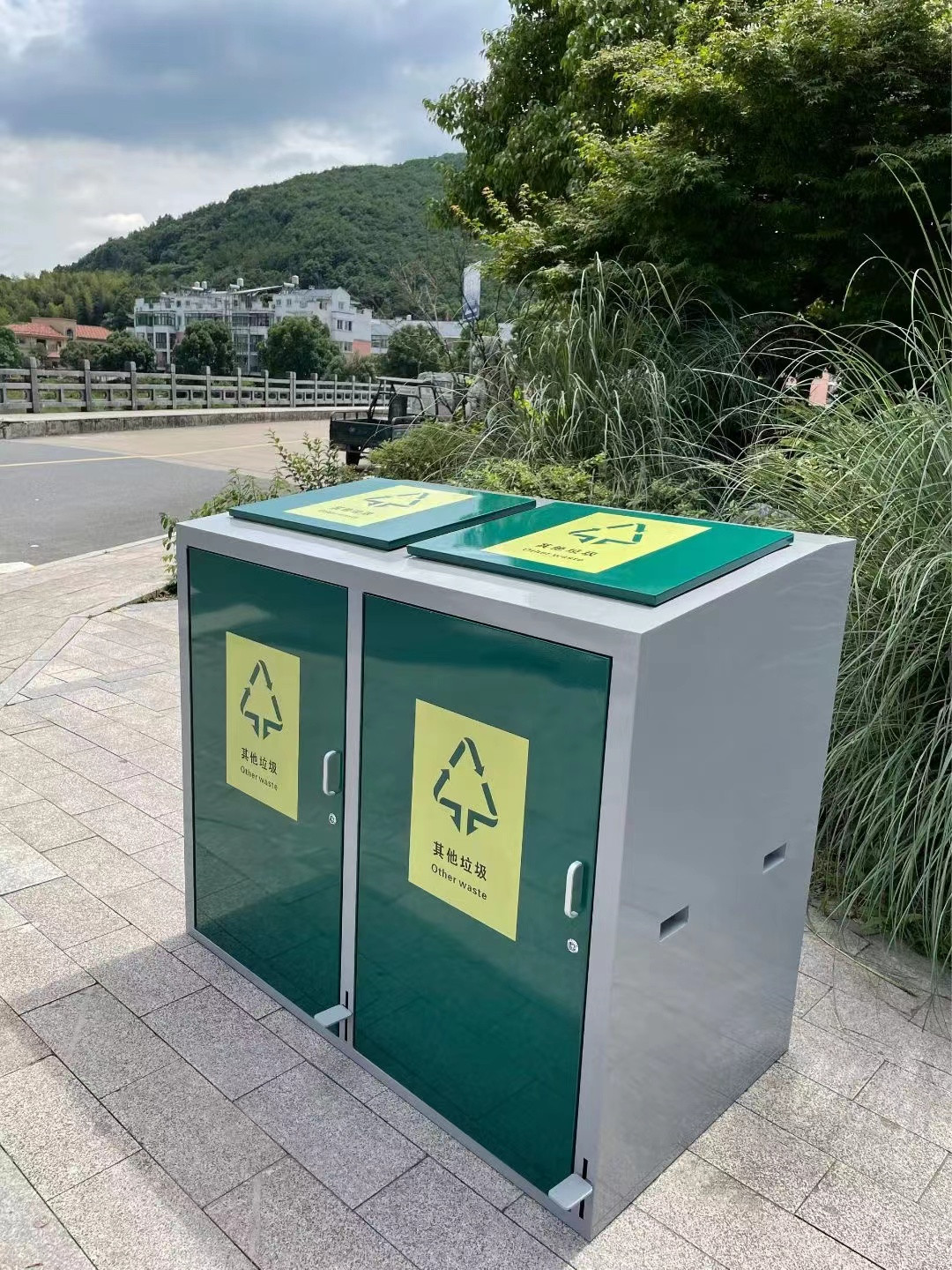 戶外垃圾桶.jpg